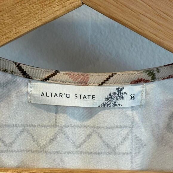 Altar’d State Patchwork Floral Tie Front Vest NWT Size M Cottagecore - Picture 4 of 7
